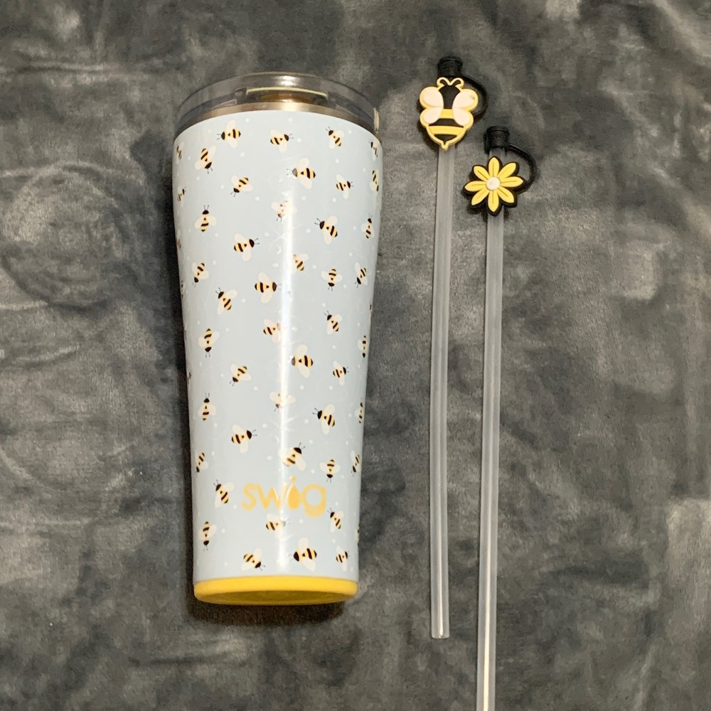Swig Life Busy Bee Insulated Tumbler 32oz Blue Yellow Bees Straws Daisy Toppers